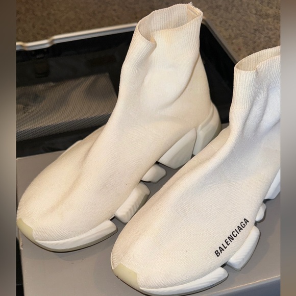 WOMEN'S BALENCIAGA SPEED 2.0 RECYCLED KNIT SNEAKER IN White - Picture 2 of 8